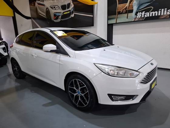 FORD FOCUS 2.0 TITANIUM PLUS 16V FLEX 4P POWERSHIFT FORD FOCUS 2.0 TITANIUM PLUS 16V FLEX 4P POWERSHIFT